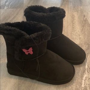 Girls boots
